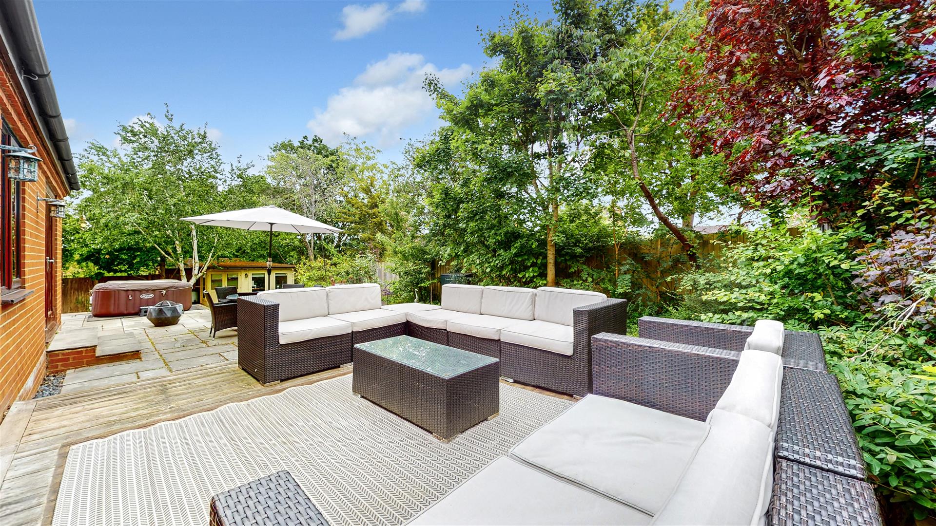 4 bed property in Chatsworth, Milton Keynes